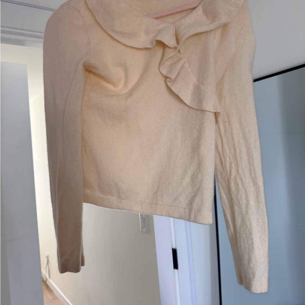 Cashmere Cream Ruffled Collar sweater